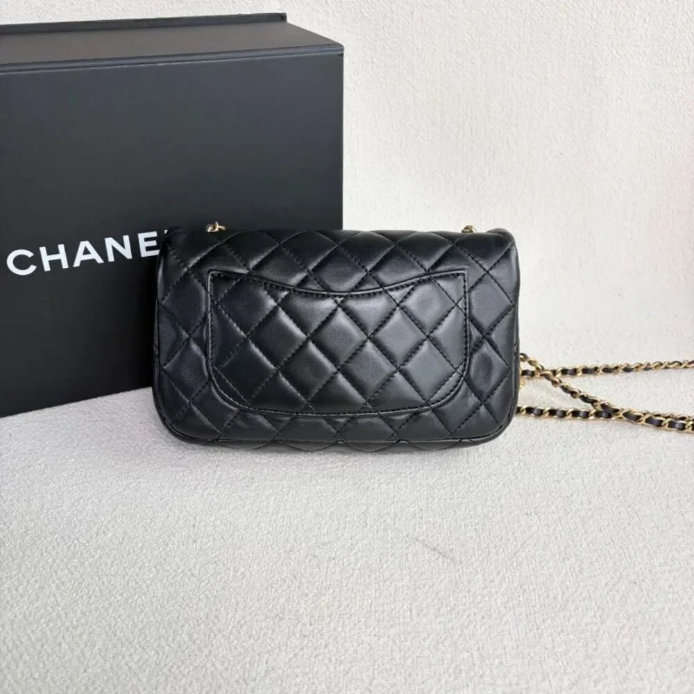 CHANEL brand color